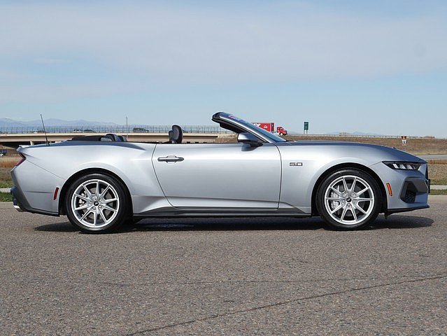 Used 2024 Ford Mustang GT Premium image 6