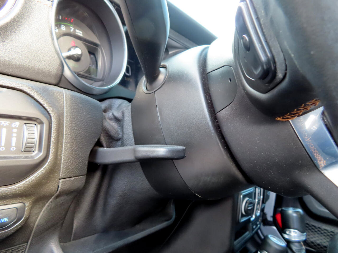 Used 2021 Jeep Wrangler Unlimited Sahara image 27