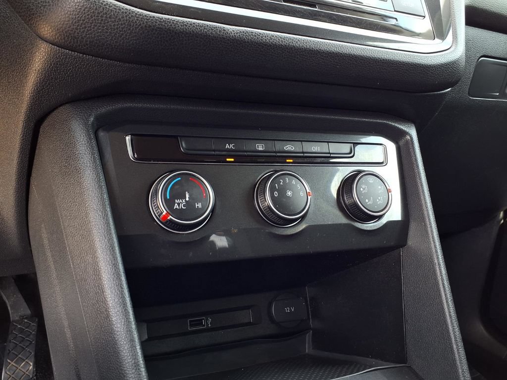Used 2018 Volkswagen Tiguan S FWD image 17