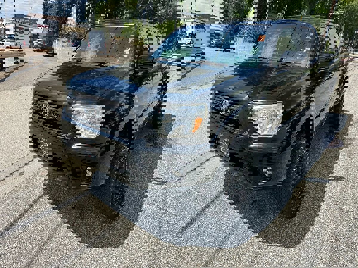 Used 2013 Toyota Tacoma PreRunner w/ SR5 Pkg RWD image 3