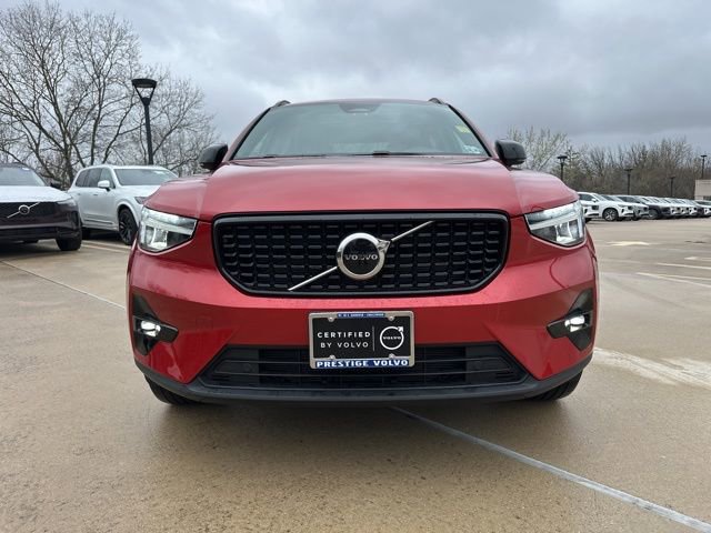 Certified 2023 Volvo XC40 B5 Plus w/ Climate Package image 2