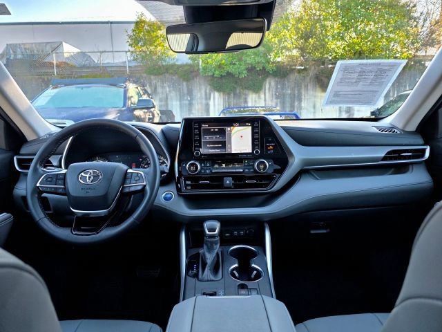 Used 2020 Toyota Highlander XLE AWD/4WD image 10