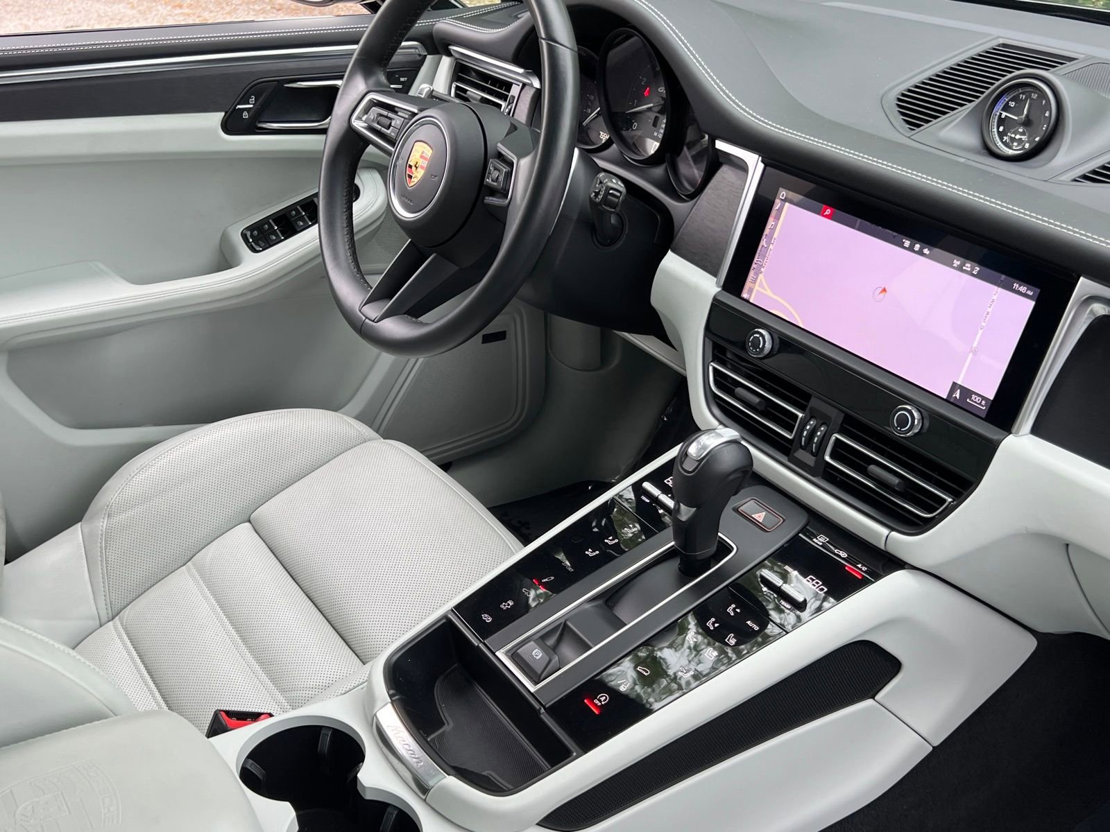 Certified 2024 Porsche Macan GTS w/ Premium Plus Package AWD/4WD image 39