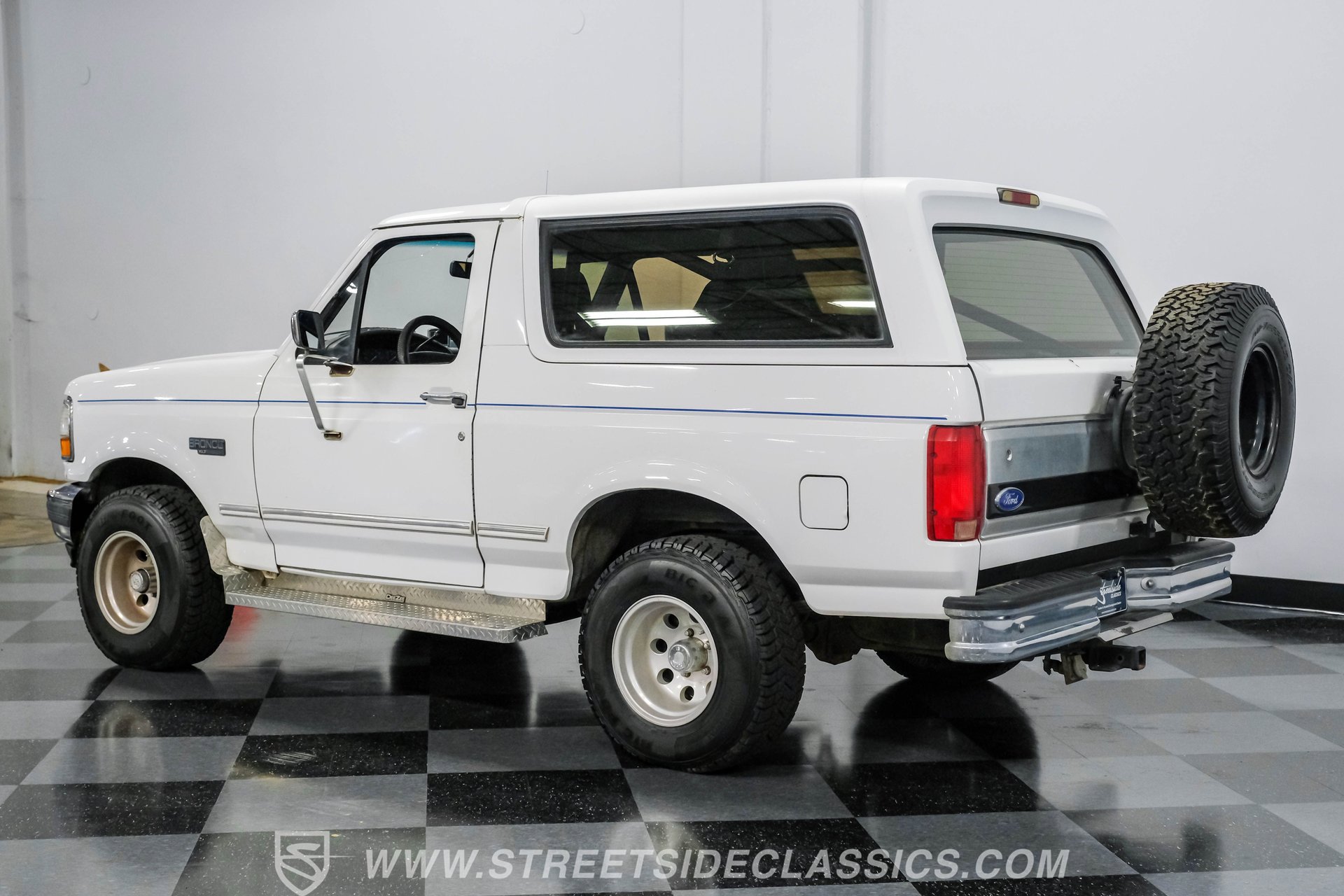 Used 1994 Ford Bronco XLT image 6