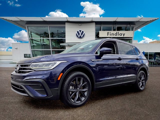 Used 2022 Volkswagen Tiguan SE FWD image 2