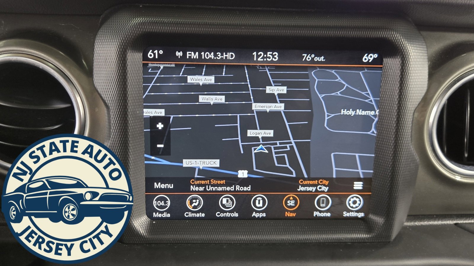 Used 2023 Jeep Gladiator Overland image 13