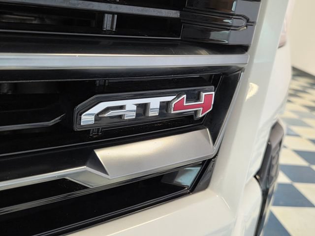 Used 2025 GMC Sierra 2500 AT4 AWD/4WD image 3