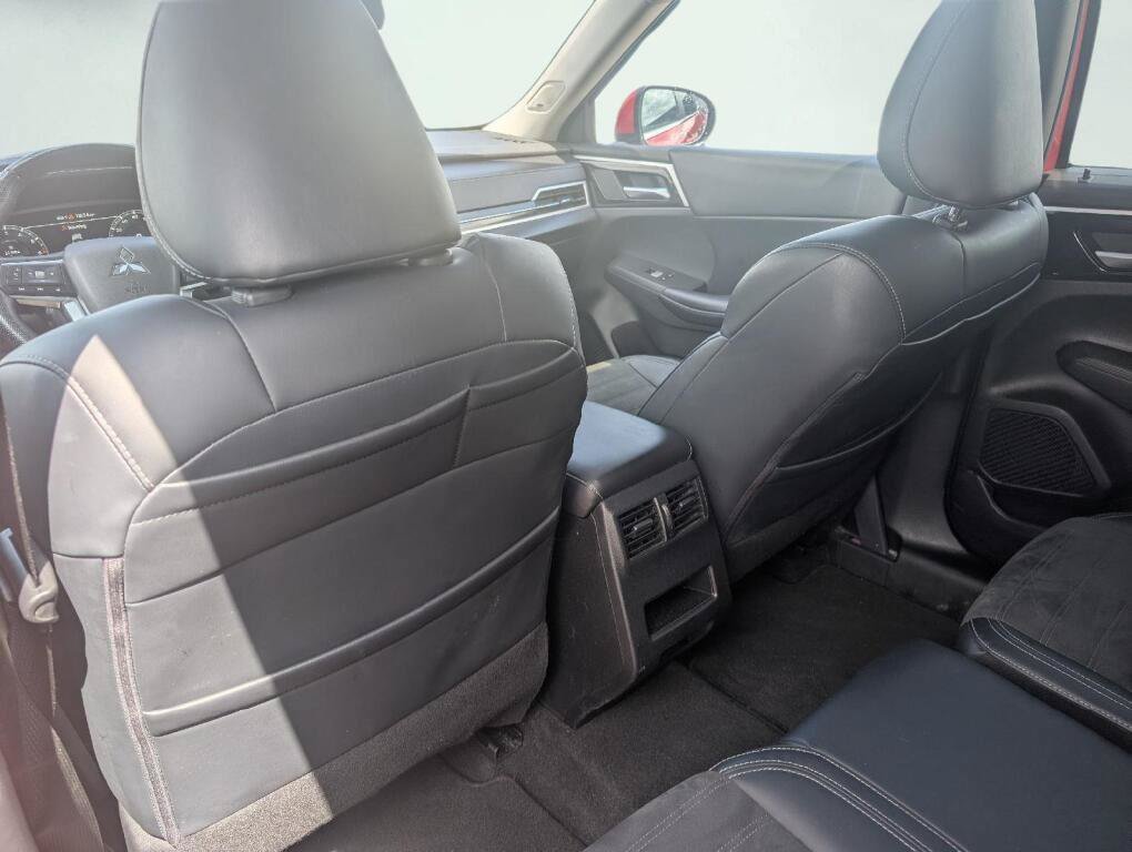 Used 2024 Mitsubishi Outlander SE AWD/4WD image 9