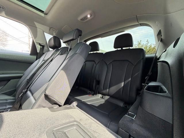 Used 2023 Audi Q7 2.0T Premium Plus w/ Premium Plus Package AWD/4WD image 23