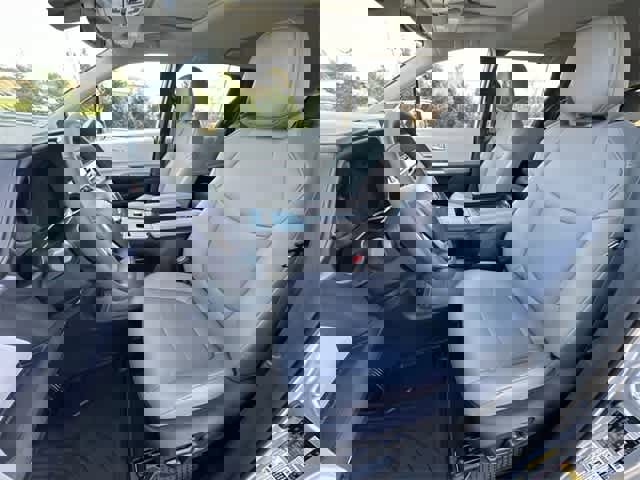 Used 2025 Toyota Sienna XLE image 17