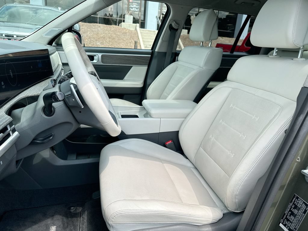 Used 2024 Hyundai Santa Fe Limited AWD/4WD image 8
