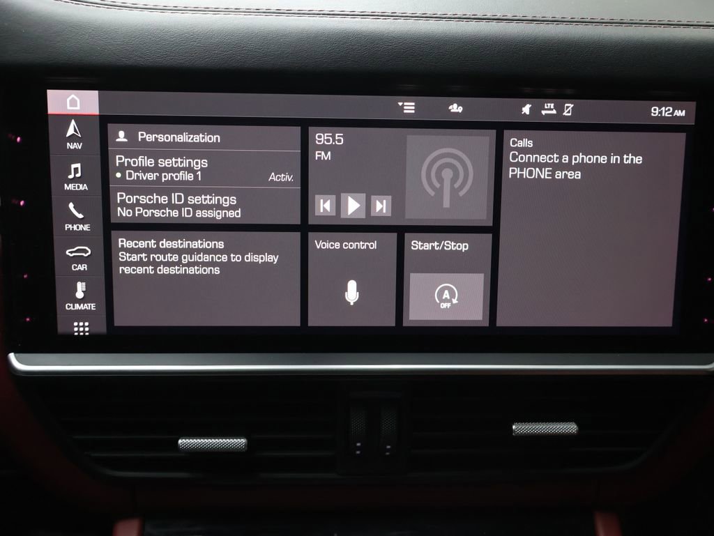 Used 2021 Porsche Cayenne S w/ Premium Package AWD/4WD image 21