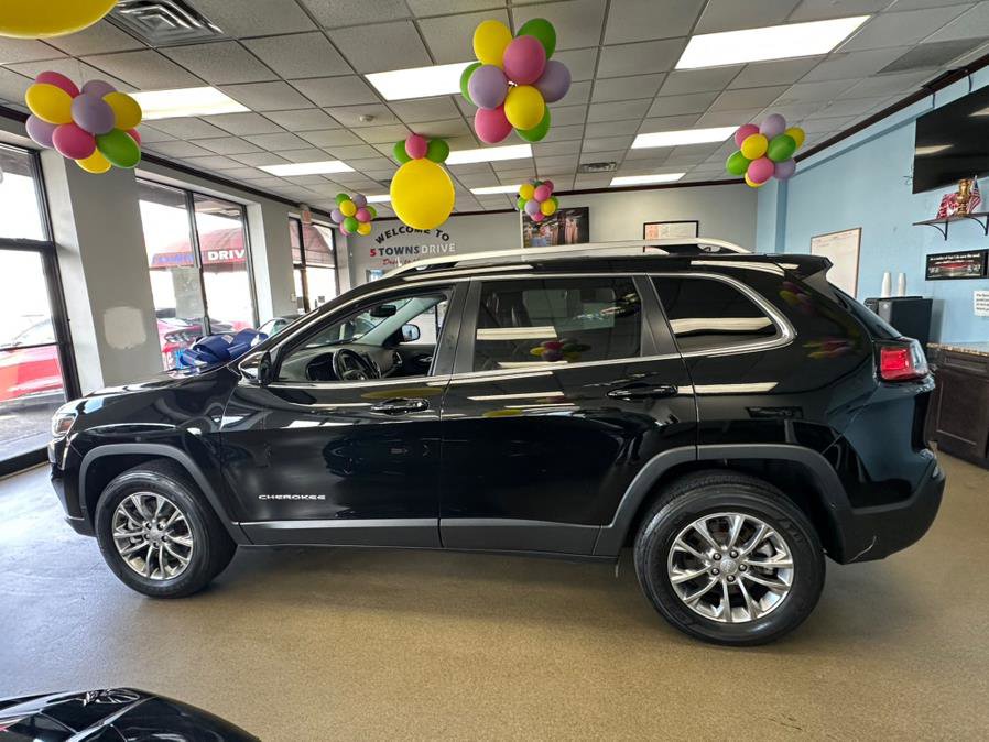 Used 2021 Jeep Cherokee Latitude Lux w/ Sun & Sound Group AWD/4WD image 8