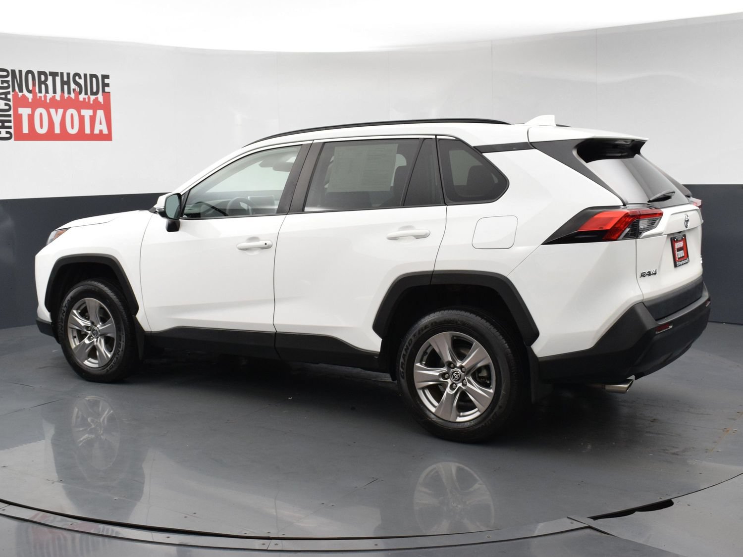 Used 2023 Toyota RAV4 XLE AWD/4WD image 2