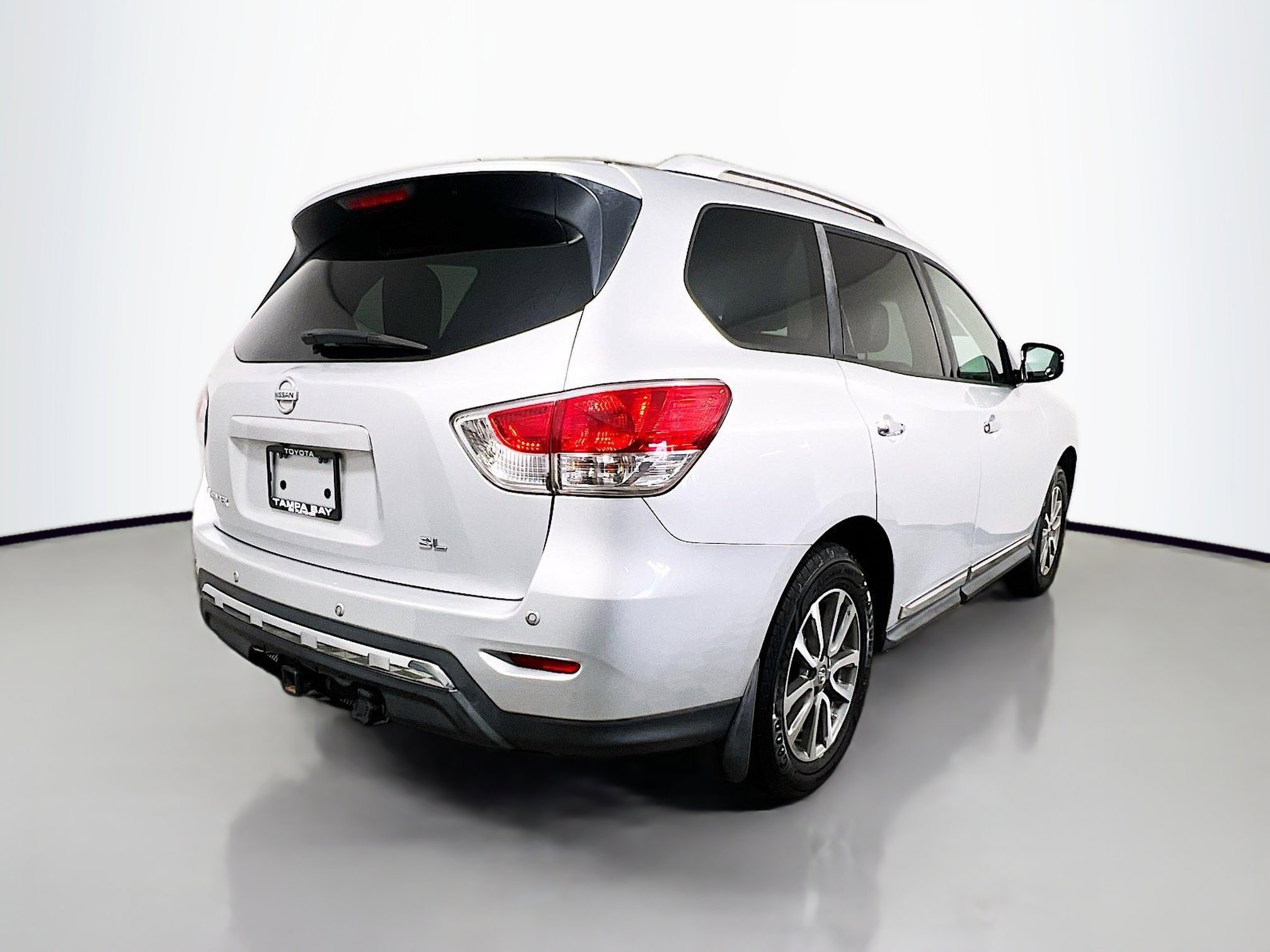 Used 2013 Nissan Pathfinder SL w/ SL Premium Pkg image 4