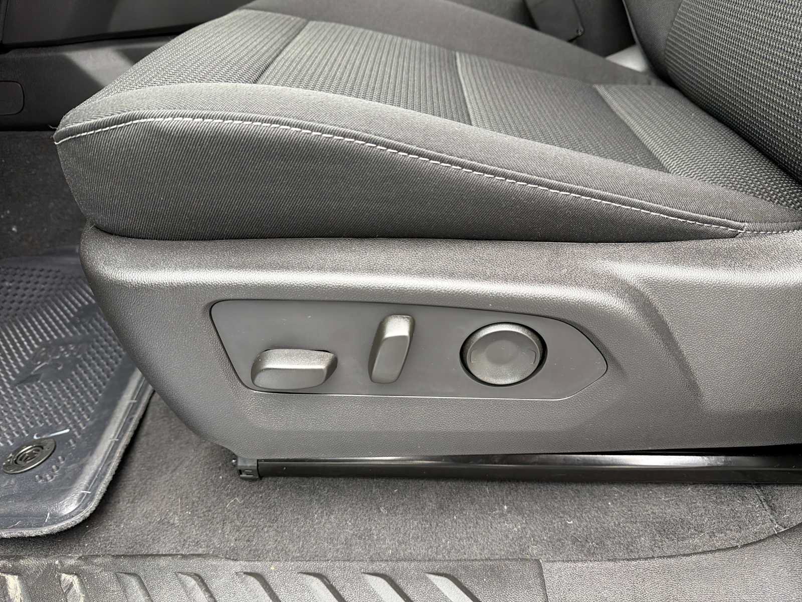 New 2026 GMC Canyon Elevation w/ Convenience Package RWD image 18