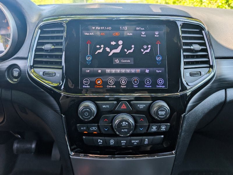 Used 2020 Jeep Grand Cherokee Altitude AWD/4WD image 28