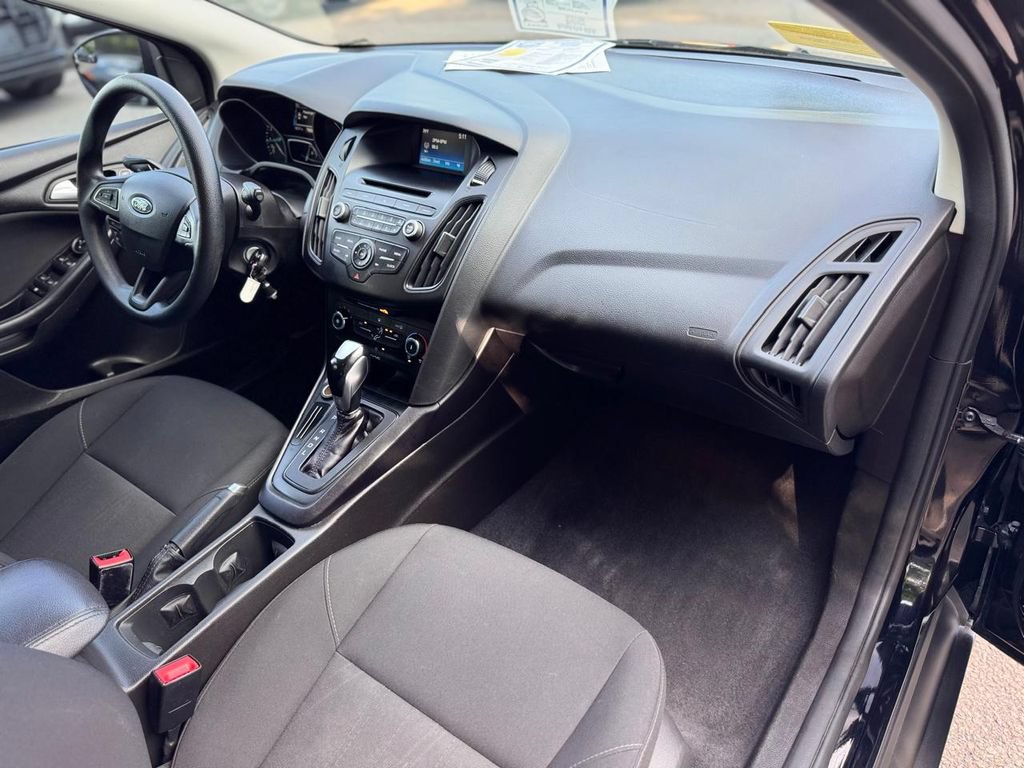 Used 2016 Ford Focus SE FWD image 24