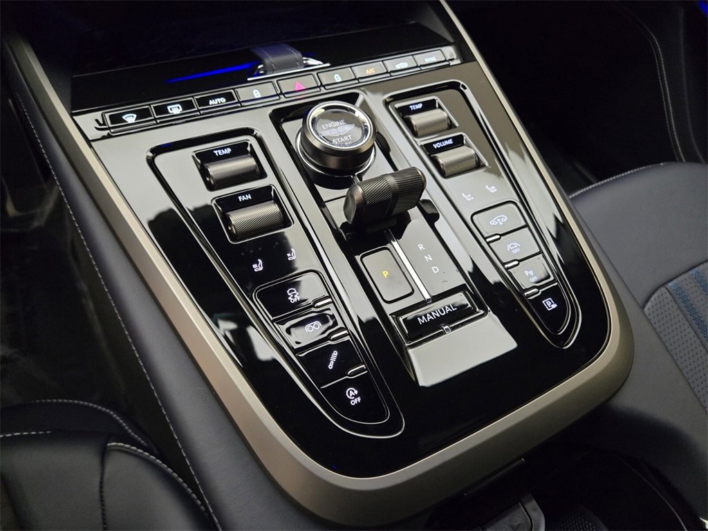 Used 2025 Aston Martin DBX 707 image 39