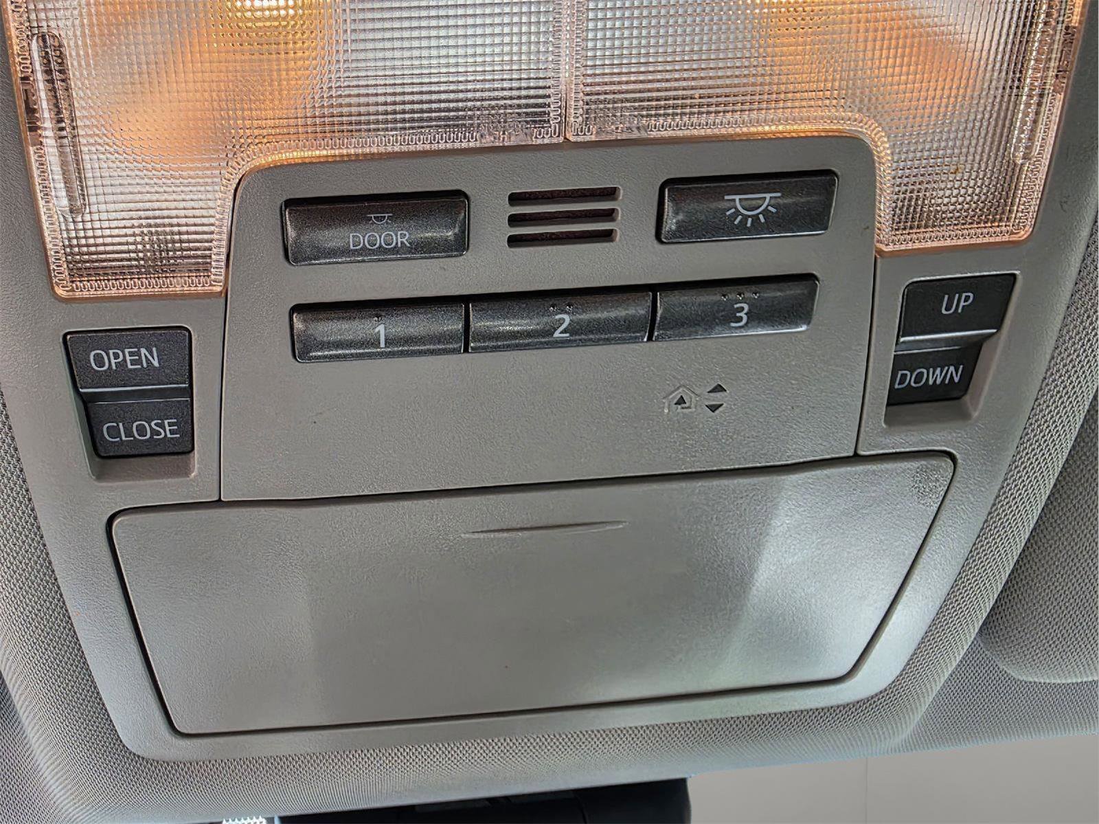 Used 2019 Toyota Highlander XLE image 23