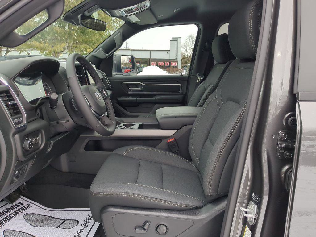 New 2026 RAM 1500 Big Horn AWD/4WD image 11
