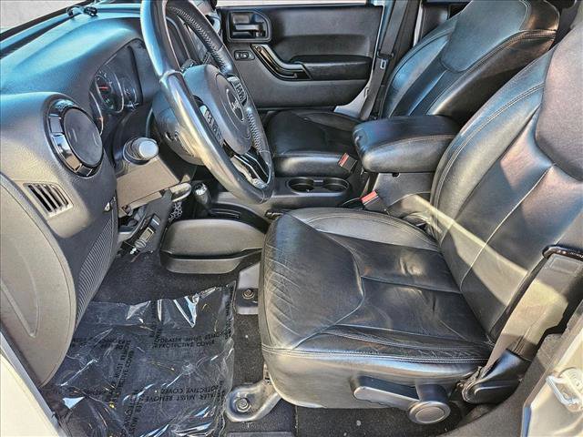 Used 2015 Jeep Wrangler Unlimited Sahara image 14