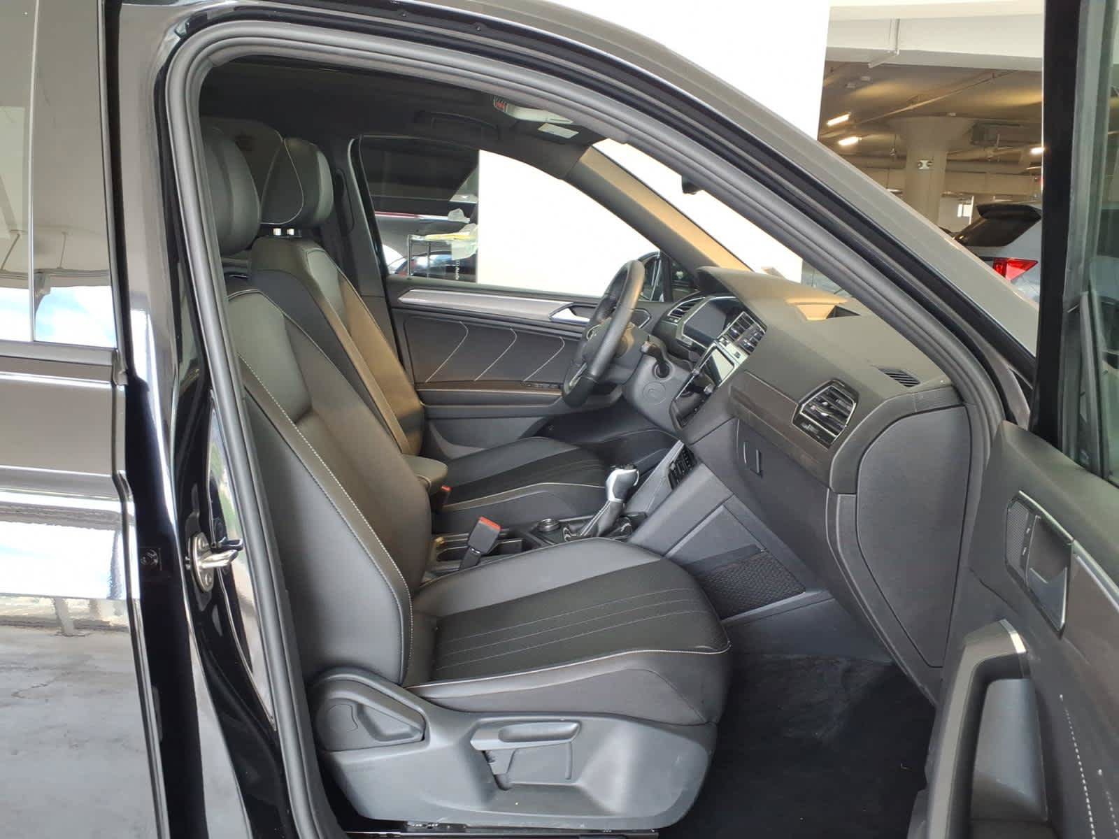 Used 2023 Volkswagen Tiguan SE R-Line AWD/4WD image 21