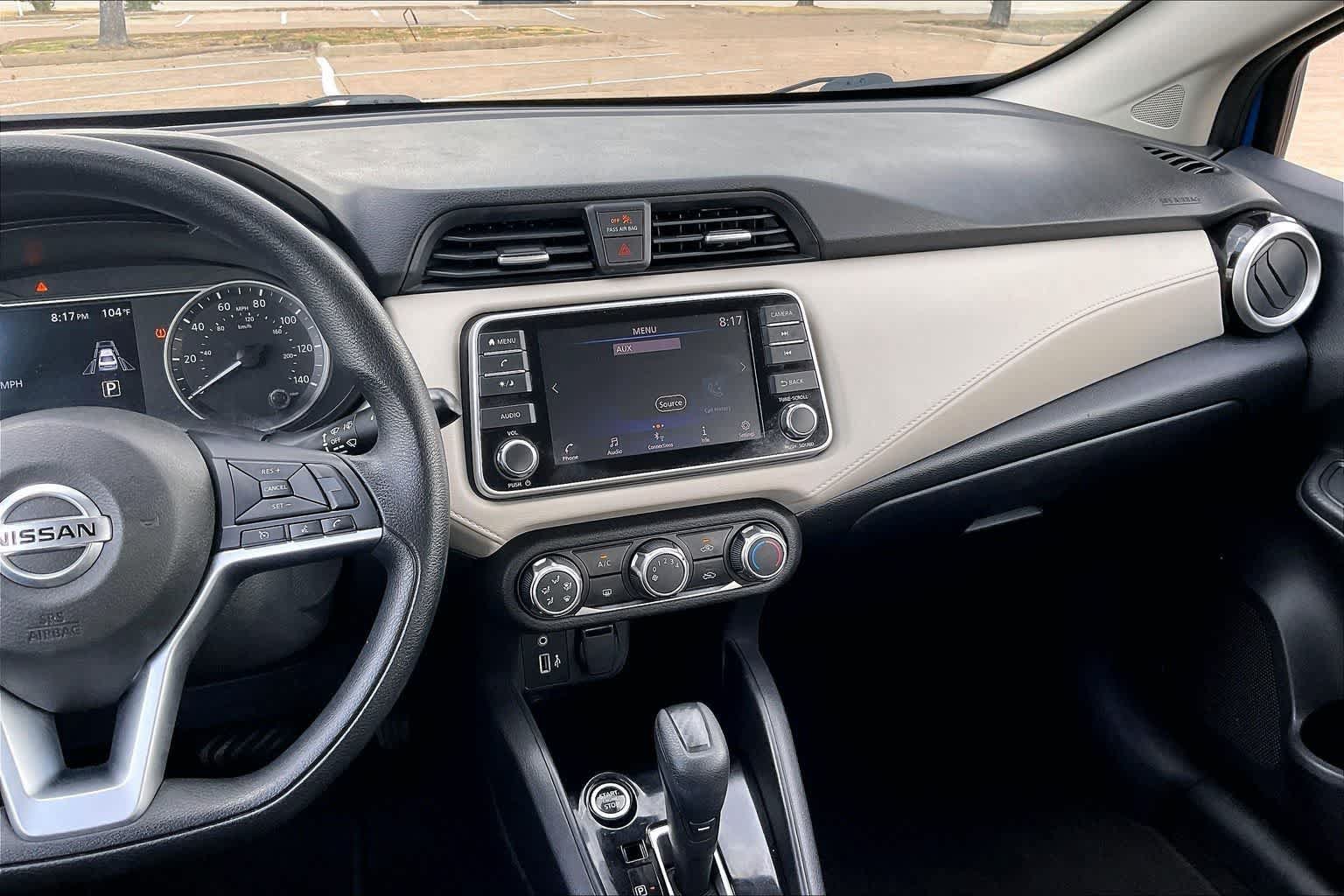 Used 2022 Nissan Versa SV FWD image 14