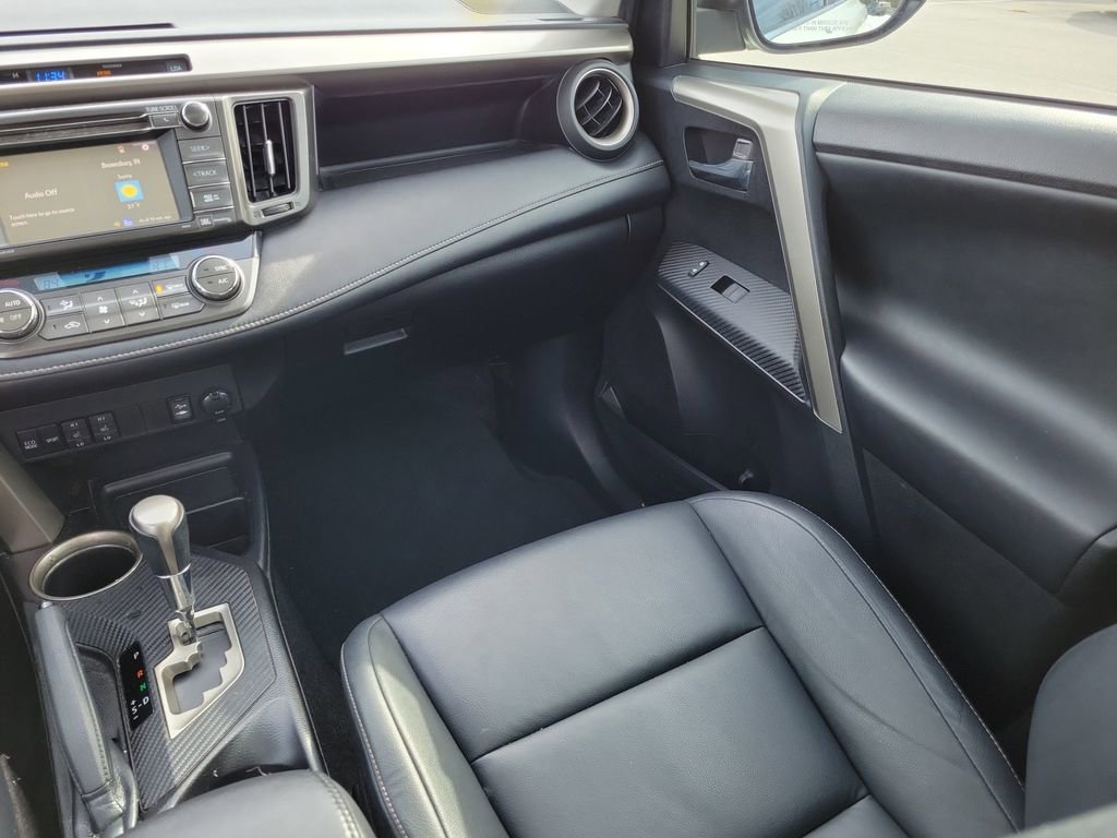 Used 2015 Toyota RAV4 Limited image 17