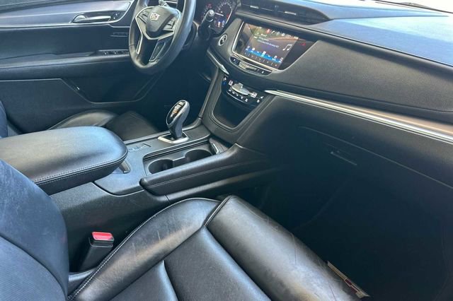 Used 2017 Cadillac XT5 Premium Luxury w/ Advanced Security Package FWD image 16