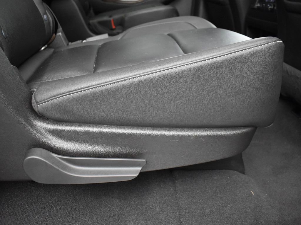 Used 2020 Chevrolet Suburban LT image 34