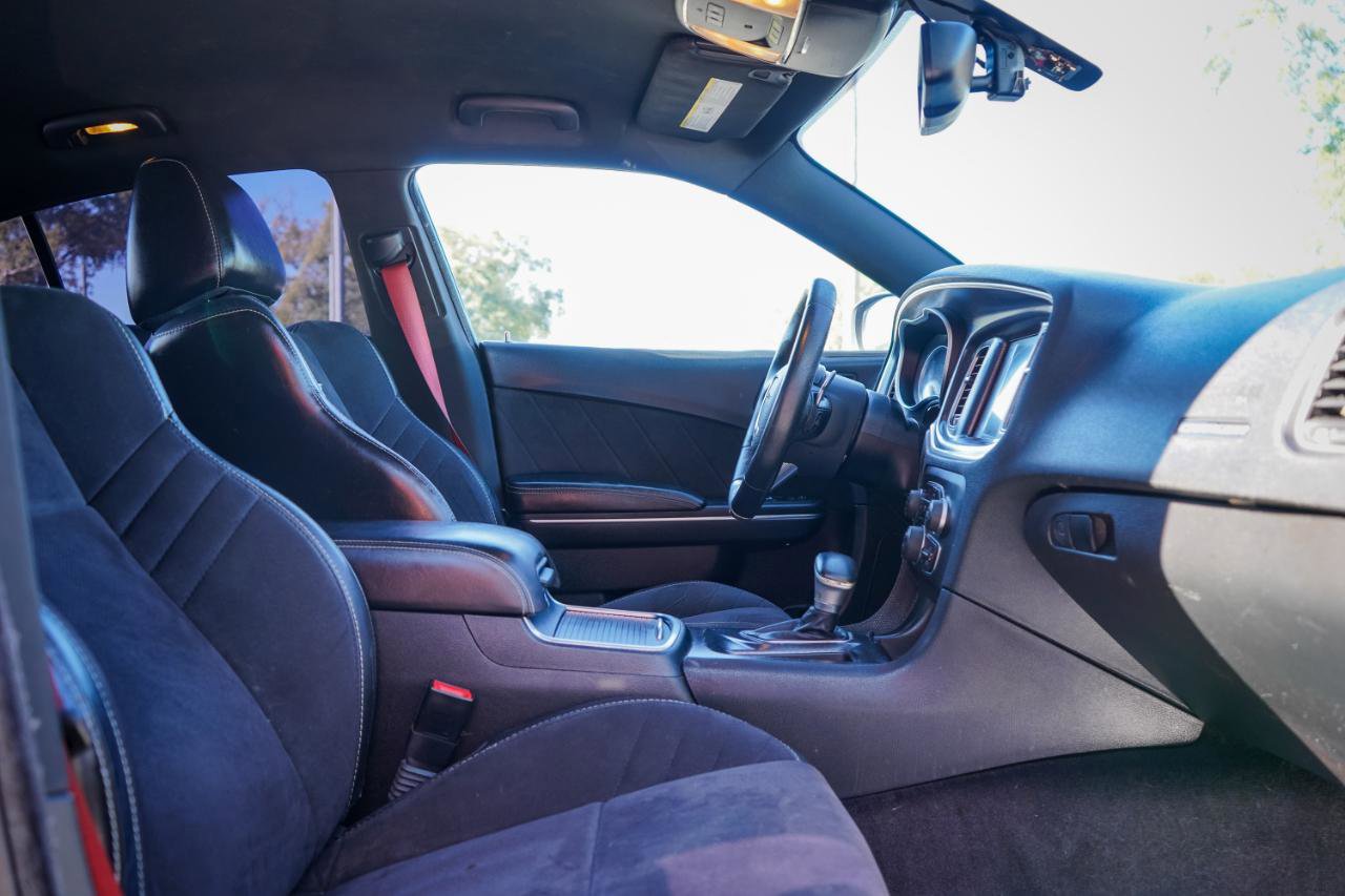 Used 2016 Dodge Charger SRT w/ Harman/Kardon Audio Group RWD image 8