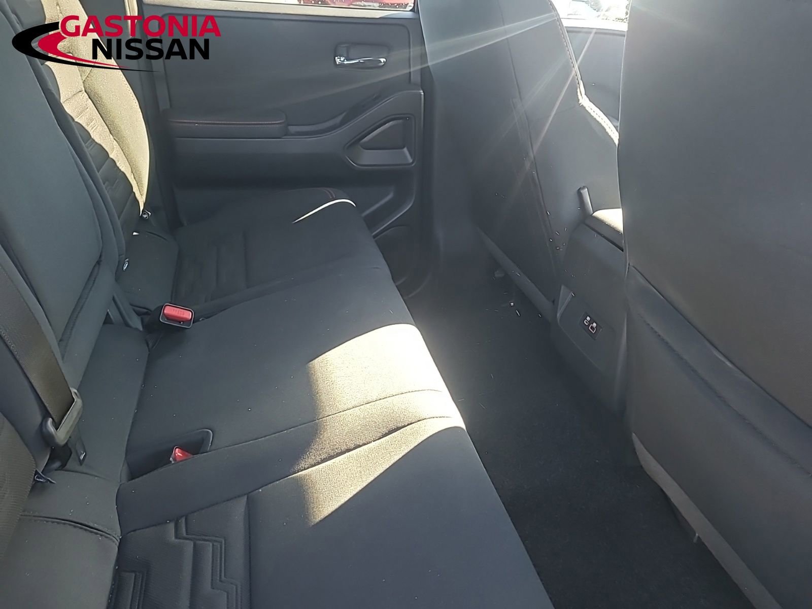 Used 2024 Nissan Frontier Pro-X w/ Technology Package image 25