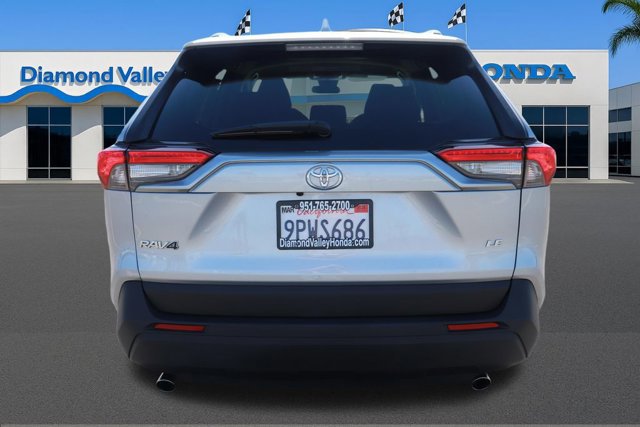 Used 2021 Toyota RAV4 LE image 5