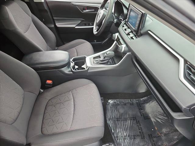 Used 2019 Toyota RAV4 XLE w/ Carpet Mat Package FWD image 26
