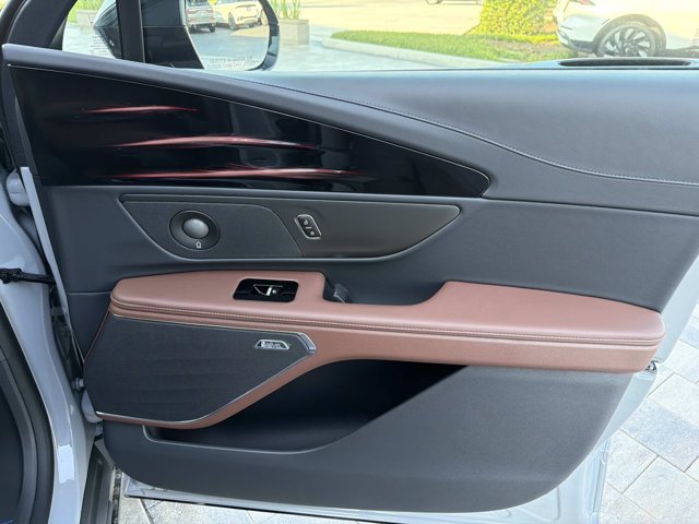 New 2026 Lincoln Nautilus Reserve w/ Jet Appearance Package AWD/4WD image 16