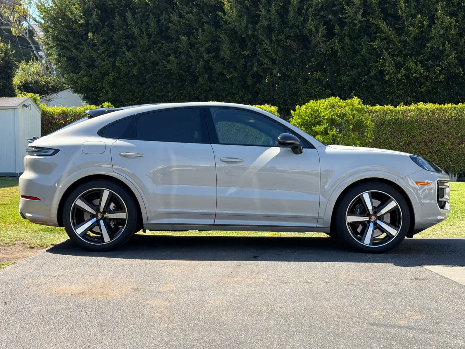 Certified 2026 Porsche Cayenne GTS AWD/4WD image 9