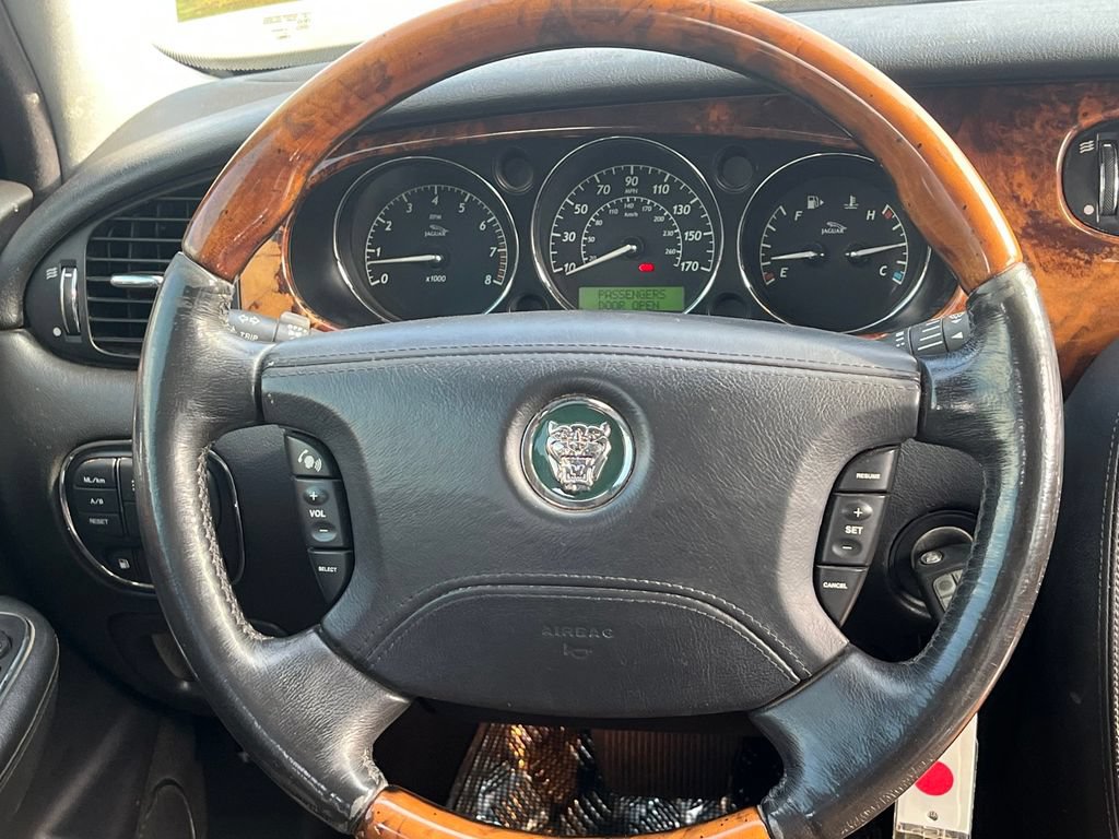 Used 2005 Jaguar XJ8 RWD image 17