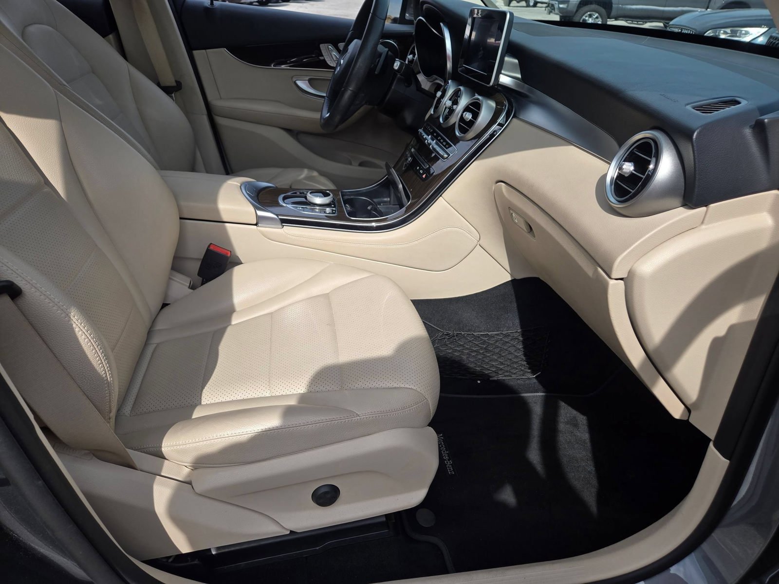 Used 2018 Mercedes-Benz GLC 300 image 19