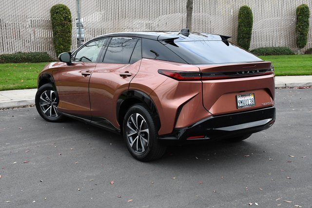 Used 2024 Lexus RZ 300e Premium image 4