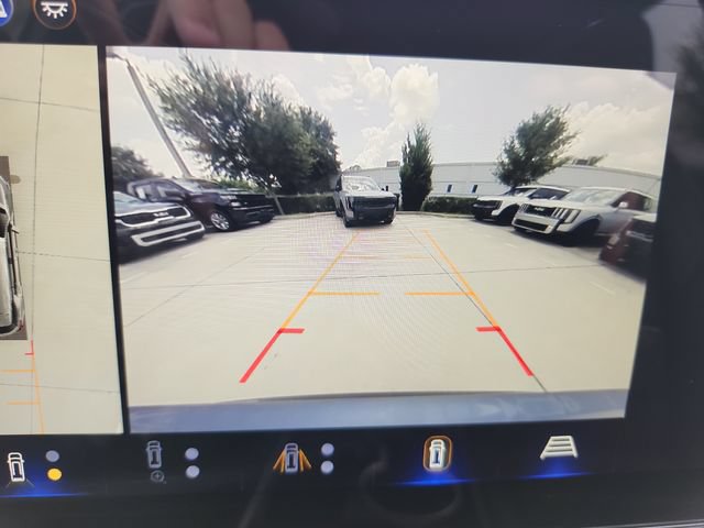 Used 2025 Chevrolet Equinox LT w/ Convenience Package II AWD/4WD image 19