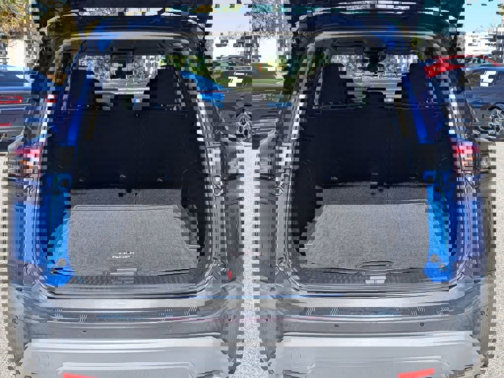 Used 2023 Nissan Rogue SV image 8