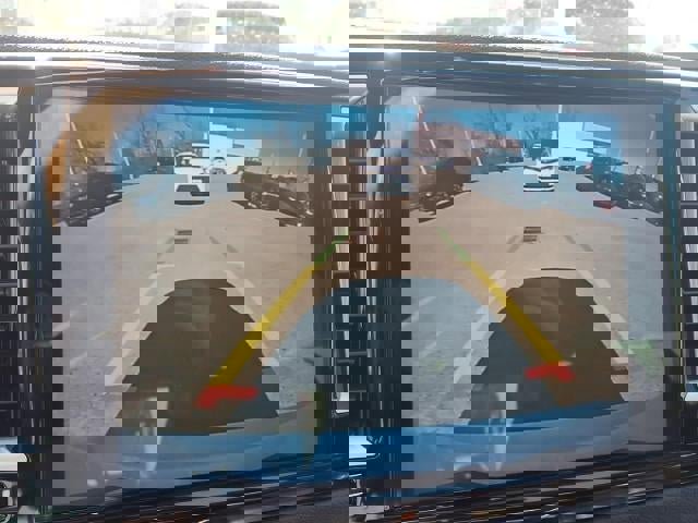 Used 2023 Chrysler Pacifica Touring-L image 12