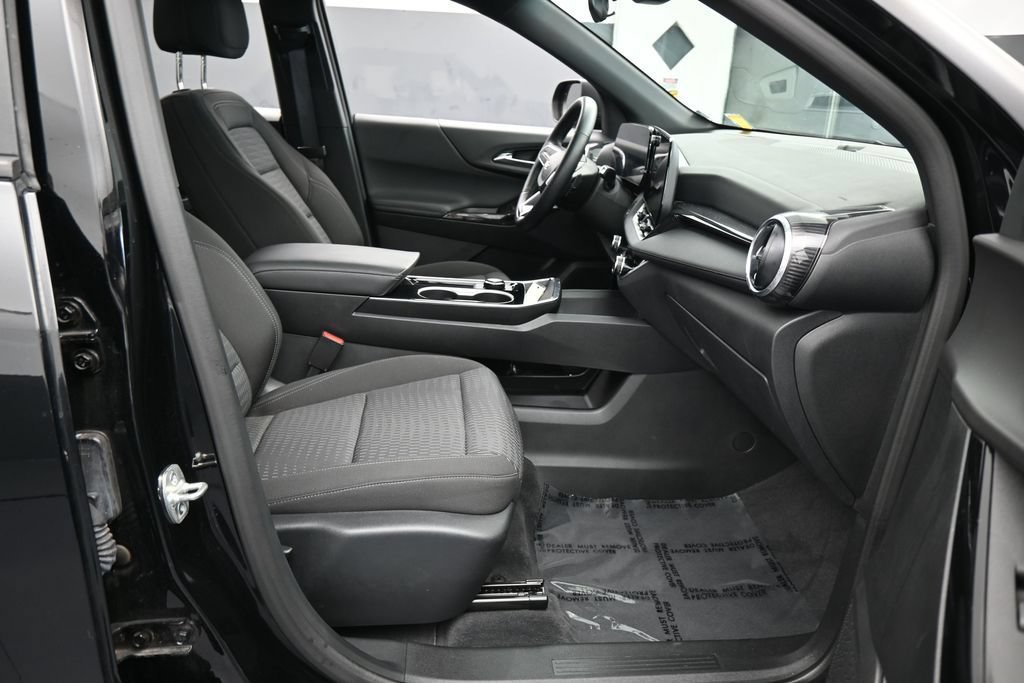 Used 2026 Chevrolet Equinox LT FWD image 37