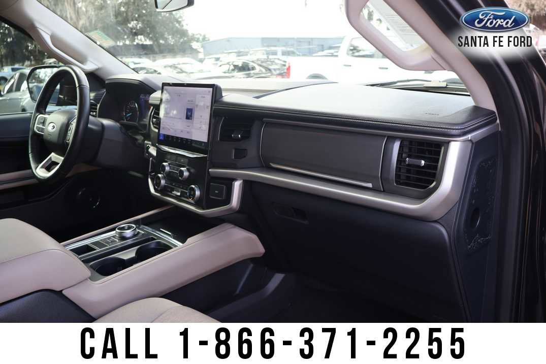 Used 2024 Ford Expedition XLT image 28