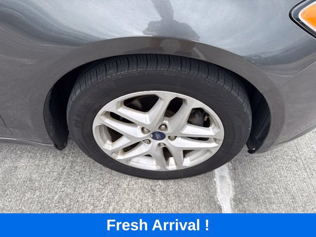 Used 2016 Ford Fusion SE FWD image 22