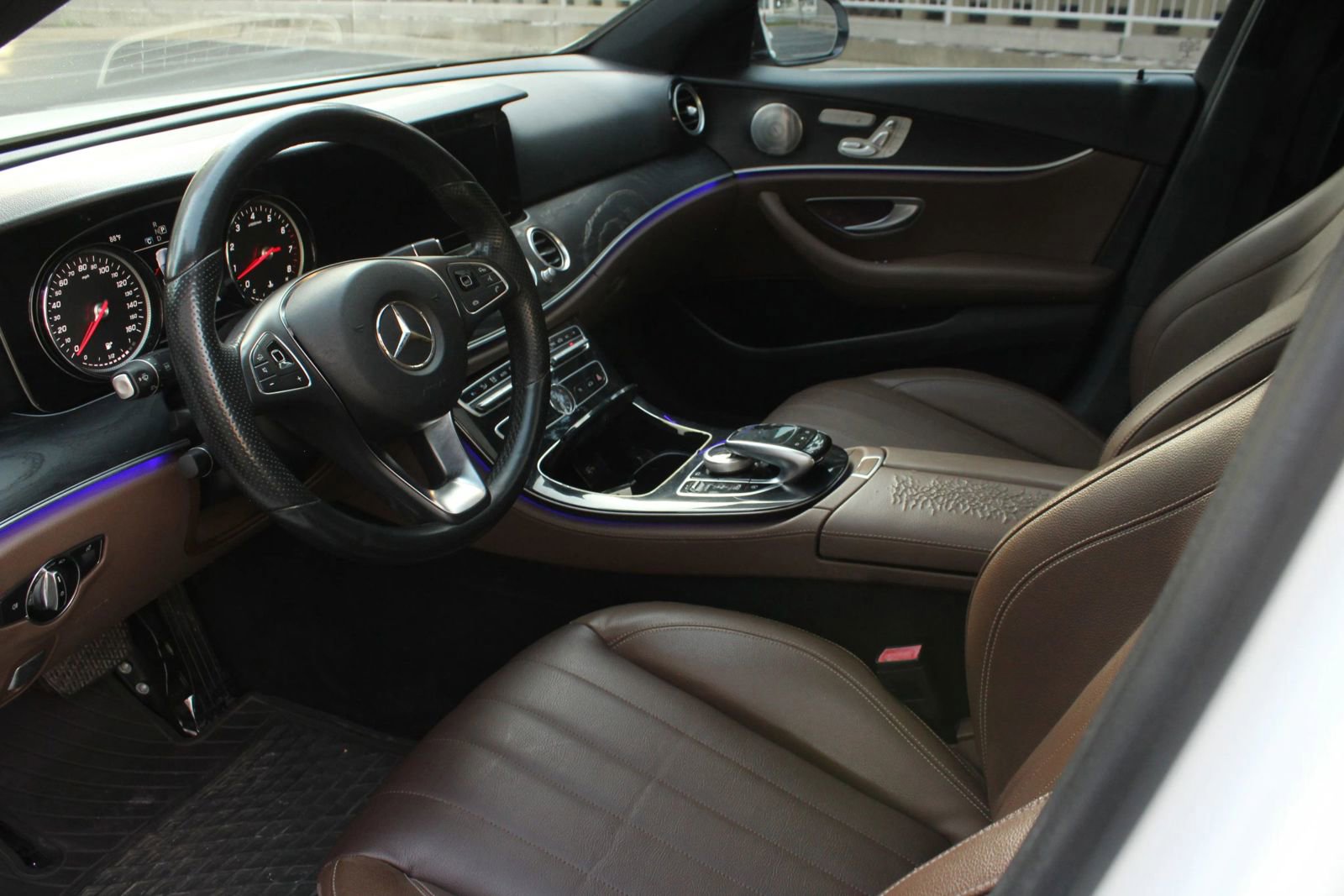 Used 2017 Mercedes-Benz E 300 image 13