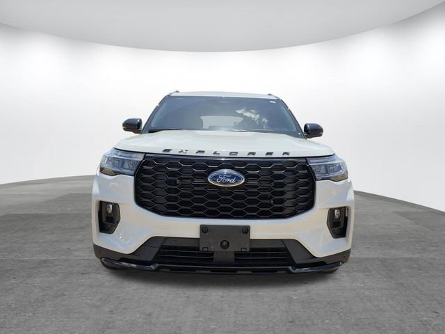 Used 2025 Ford Explorer ST-Line w/ Premium Package image 2