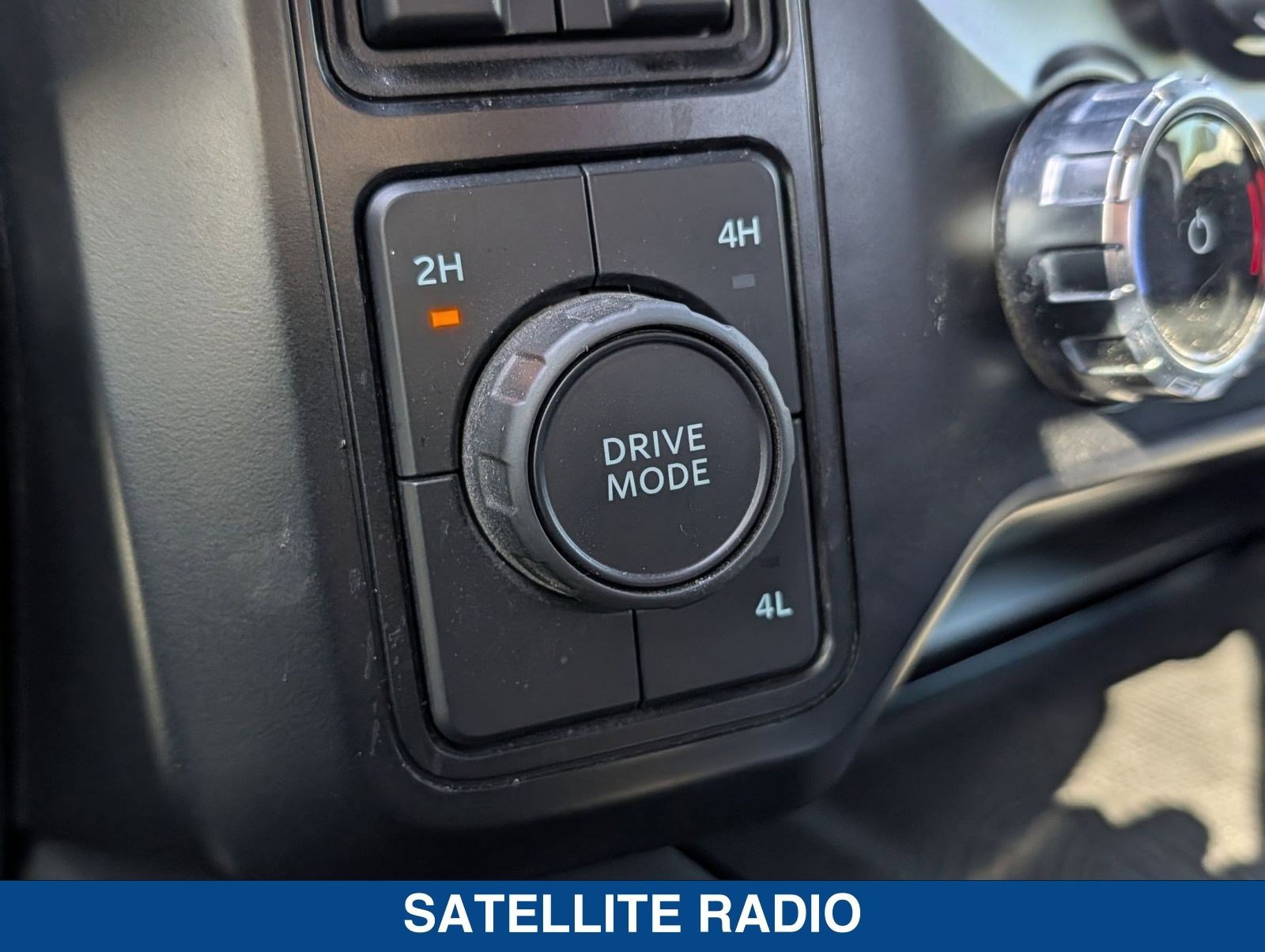 Certified 2023 Ford F350 Platinum w/ FX4 Off-Road Package image 32