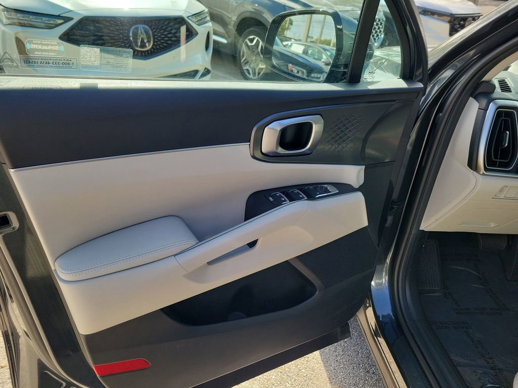 Used 2024 Kia Sorento S w/ Panoramic Sunroof Package image 23